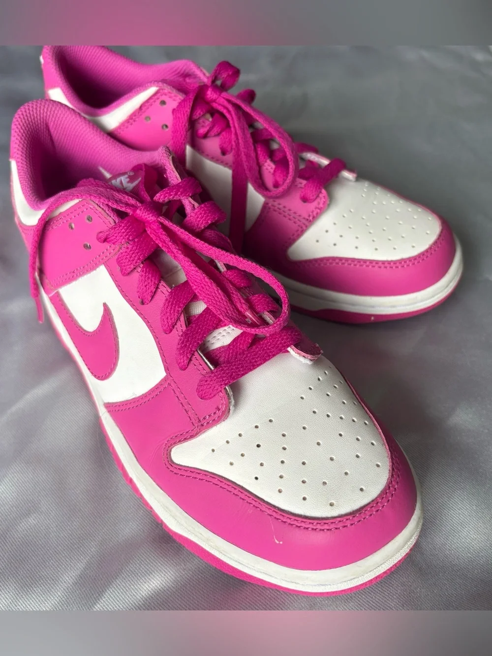 Nike 7Y Kids Pink & White Low-Top Sneakers